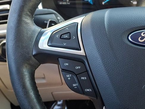 Used 2015 Ford Edge Titanium FWD image 20