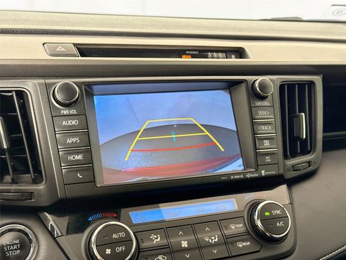 Used 2017 Toyota RAV4 XLE FWD image 22
