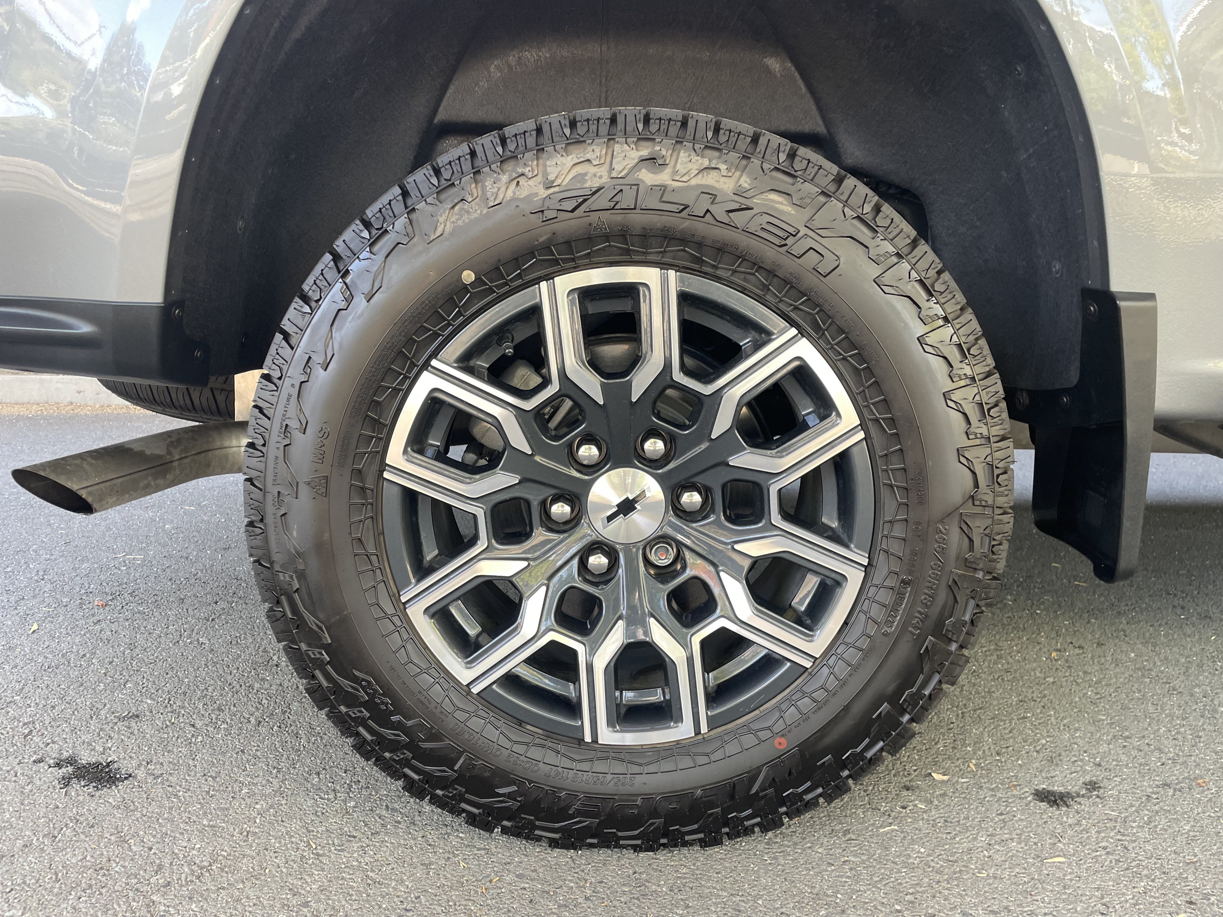 Used 2026 Chevrolet Colorado Z71 AWD/4WD image 16