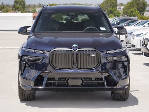 New 2027 BMW X7 M60i w/ Climate Comfort Package AWD/4WD image 2
