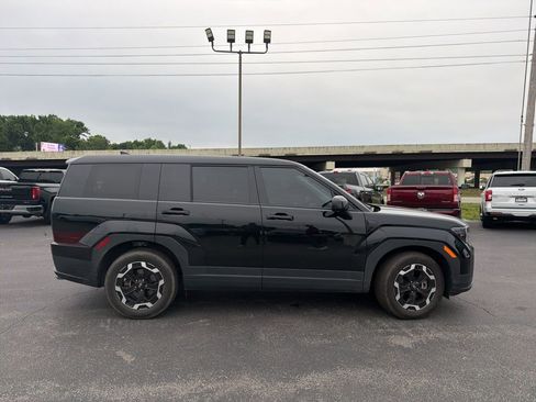 Used 2024 Hyundai Santa Fe SE FWD image 4