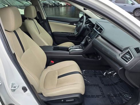 Used 2018 Honda Civic Touring image 12