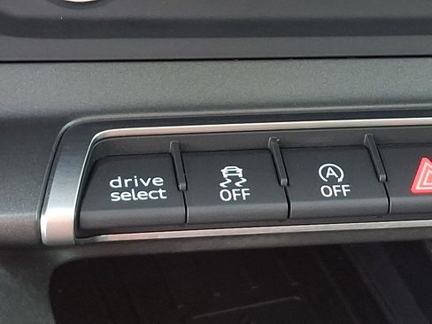 Used 2025 Audi Q3 2.0T Premium w/ Convenience Package image 25