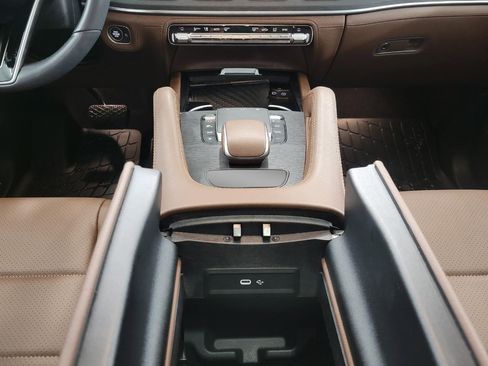 Used 2024 Mercedes-Benz GLE 350 4MATIC image 17