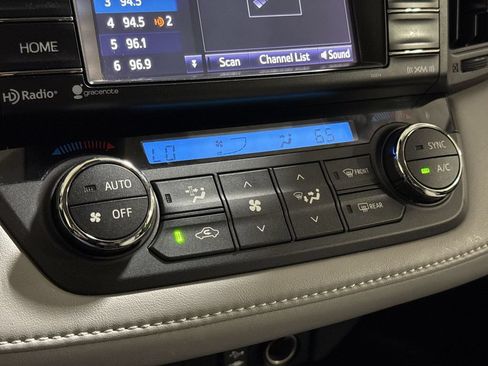 Used 2018 Toyota RAV4 XLE w/ Plus Extra Value Package AWD/4WD image 16