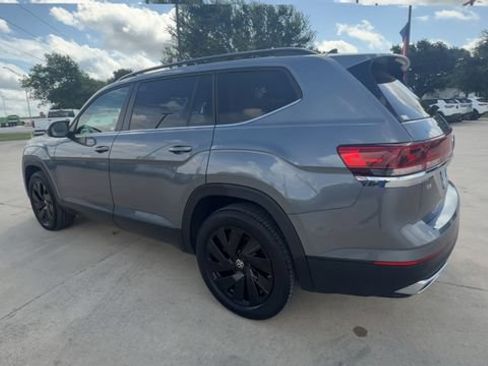Used 2025 Volkswagen Atlas SE FWD image 6