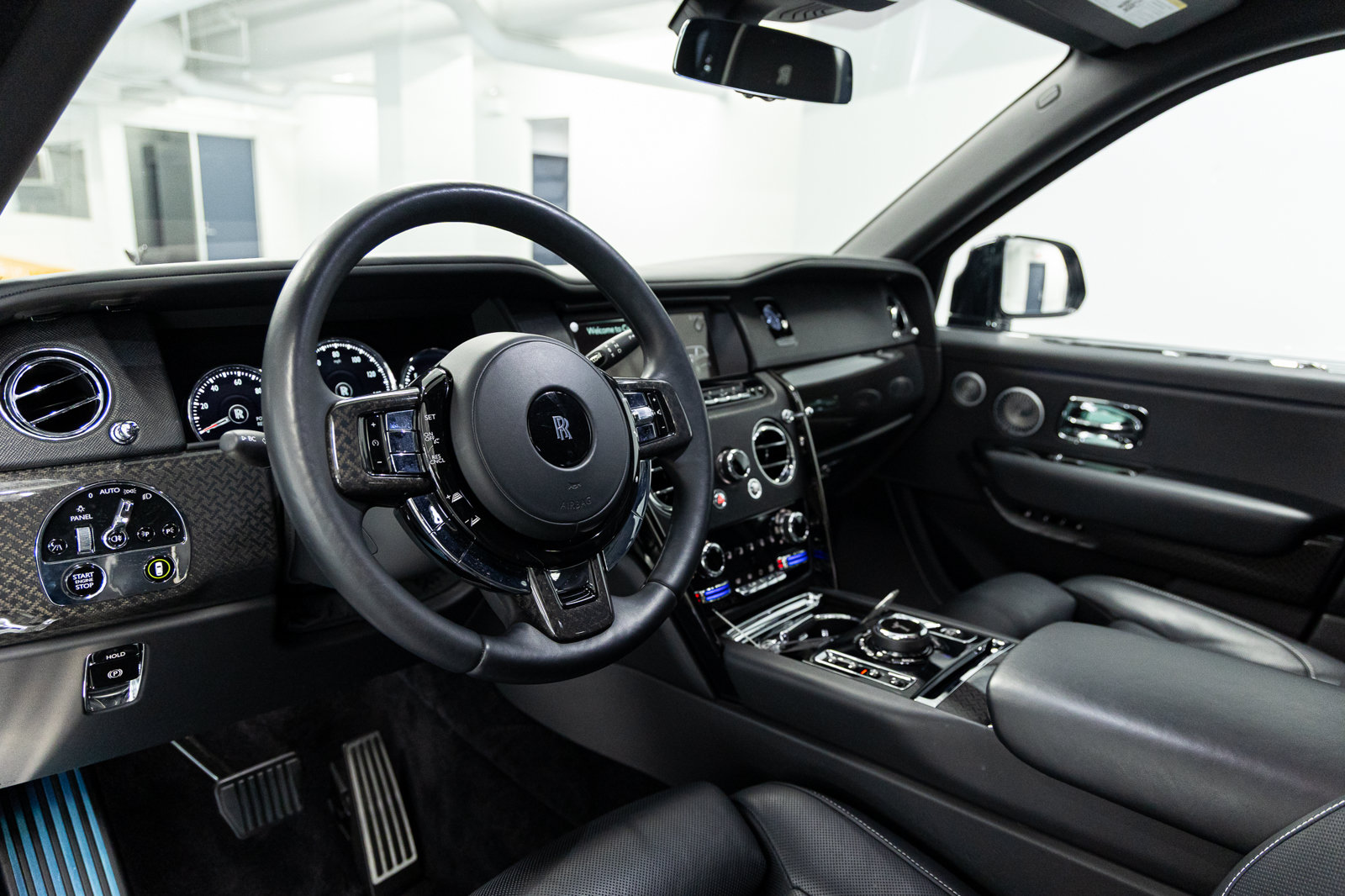 Certified 2024 Rolls-Royce Cullinan Black Badge w/ Driver's Package AWD/4WD image 29