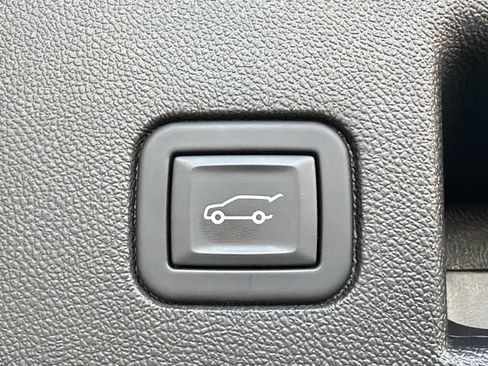 Used 2023 Chevrolet Equinox RS w/ RS Leather Package FWD image 19