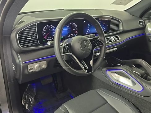 Certified 2025 Mercedes-Benz GLE 450e 4MATIC w/ Driver Assistance Package image 4