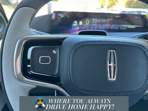 New 2025 Lincoln Navigator Reserve image 14