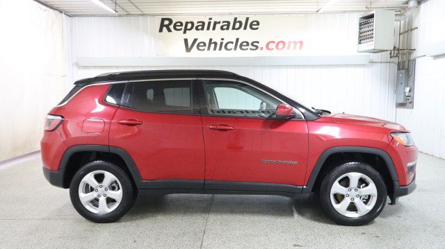Used 2018 Jeep Compass Latitude w/ Popular Equipment Group AWD/4WD image 4