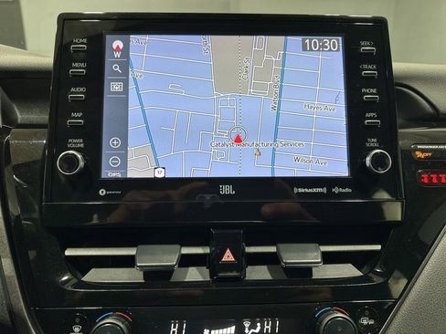 Used 2022 Toyota Camry XLE image 10