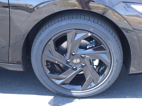 New 2026 Hyundai Elantra SEL Sport Premium FWD image 17