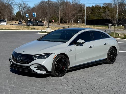 Used 2023 Mercedes-Benz EQE 500 4MATIC Sedan image 2