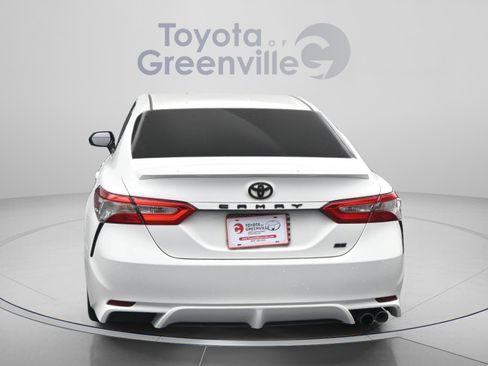 Used 2018 Toyota Camry SE FWD image 10
