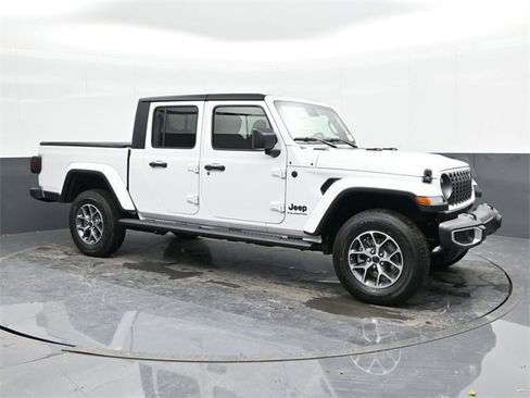 Used 2024 Jeep Gladiator Sport image 6