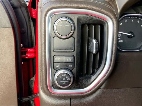 Used 2020 GMC Sierra 1500 SLT RWD image 33