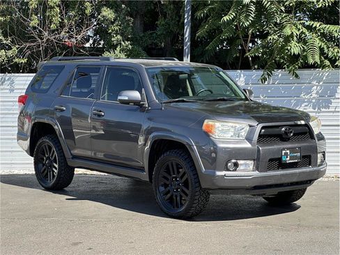 Used 2012 Toyota 4Runner SR5 AWD/4WD image 8