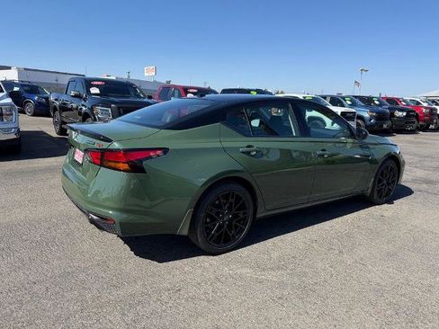 New 2026 Nissan Altima 2.5 SR w/ SR Midnight Edition Package FWD image 6
