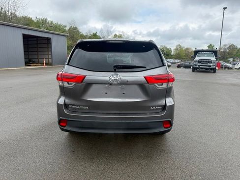 Used 2019 Toyota Highlander Plus AWD/4WD image 7