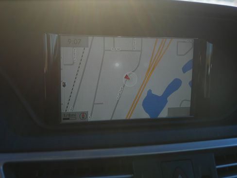 Used 2013 Mercedes-Benz E 350 4MATIC Sedan image 30