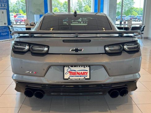 Used 2022 Chevrolet Camaro ZL1 RWD image 4