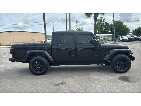 Used 2022 Jeep Gladiator Sport AWD/4WD image 7