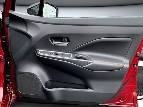 Used 2025 Nissan Versa SR w/ Trunk Package image 17