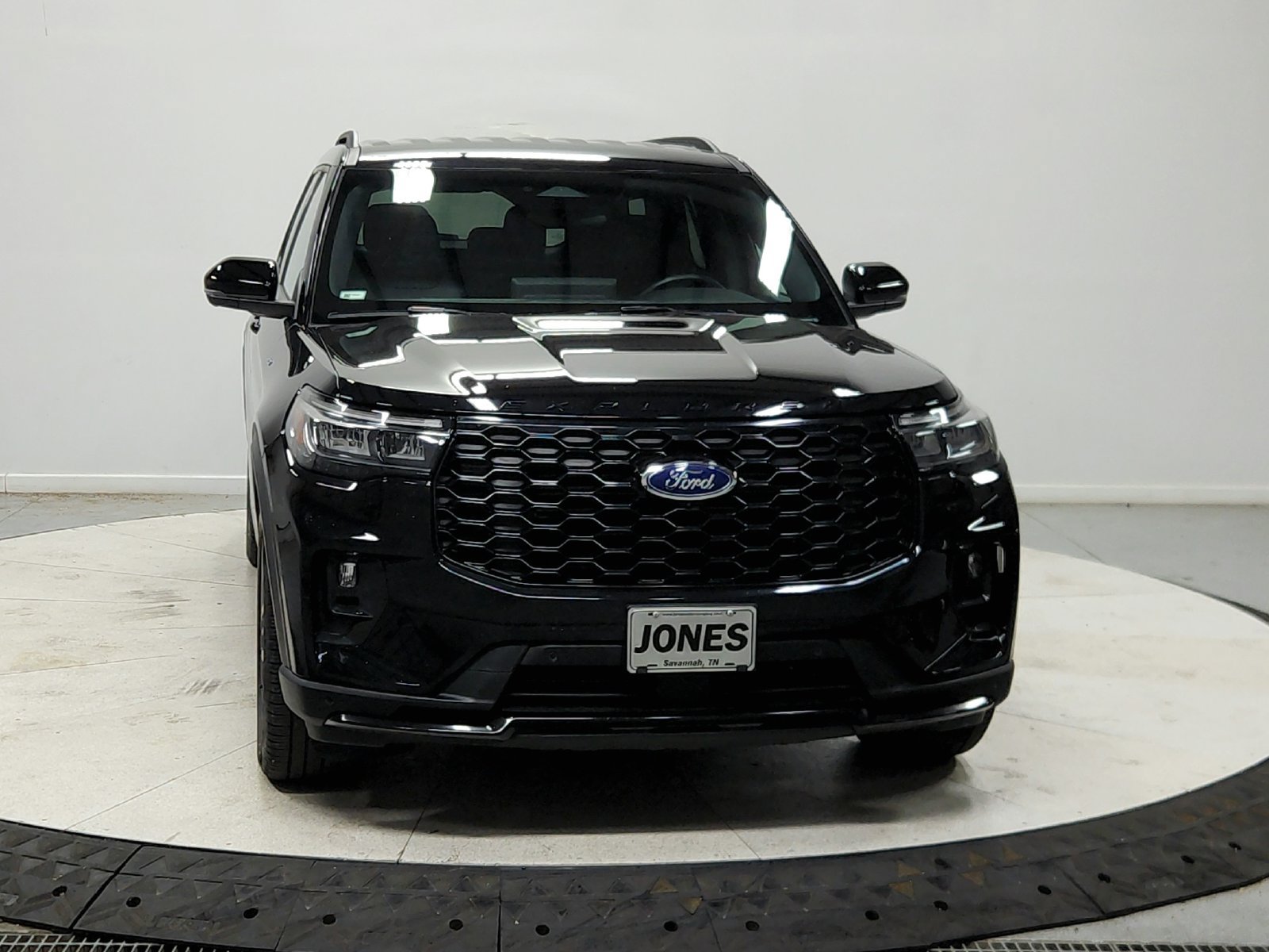Used 2025 Ford Explorer ST-Line w/ ST-Line Street Pack AWD/4WD image 3