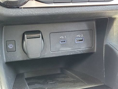 Used 2024 Nissan Versa SR FWD image 31
