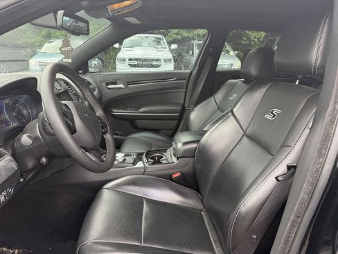 Used 2023 Chrysler 300 S w/ Comfort Group RWD image 9