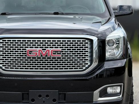 Used 2016 GMC Yukon XL Denali w/ Open Road Package AWD/4WD image 12