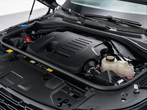 New 2026 Land Rover Range Rover SE image 10