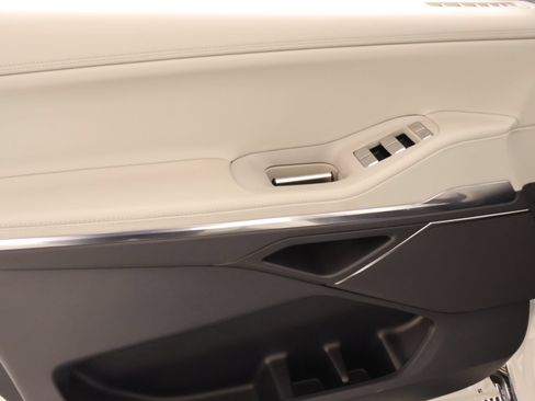 New 2026 Lincoln Navigator Premiere AWD/4WD image 17