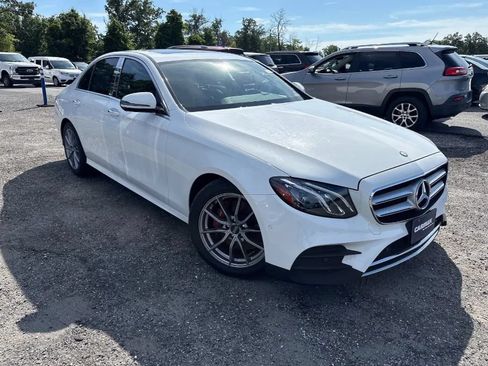 Used 2017 Mercedes-Benz E 300 4MATIC image 1