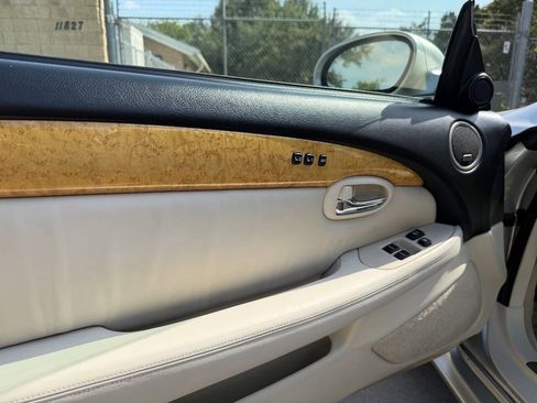 Used 2005 Lexus SC 430 Convertible RWD image 38