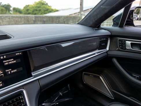 Used 2018 Porsche Panamera Turbo S image 42