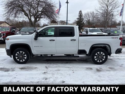 Used 2021 Chevrolet Silverado 2500 Custom w/ Custom Value Package image 8