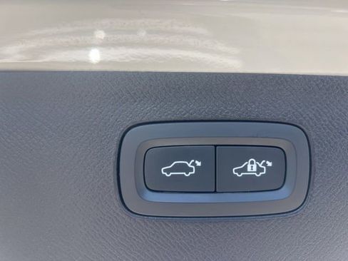 Used 2023 Volvo XC90 B6 Plus w/ Protection Package Premier image 26