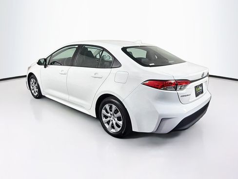 Used 2025 Toyota Corolla LE FWD image 5