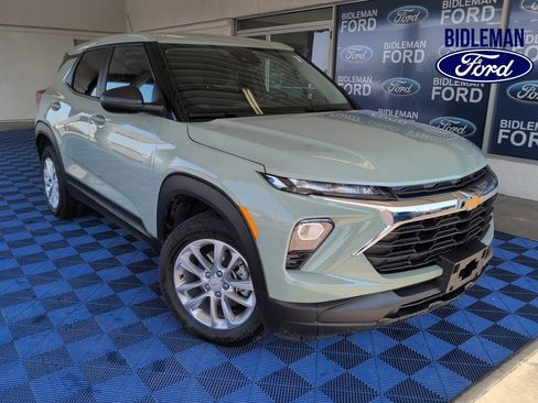 Used 2026 Chevrolet TrailBlazer LS w/ LS Convenience Package AWD/4WD image 1