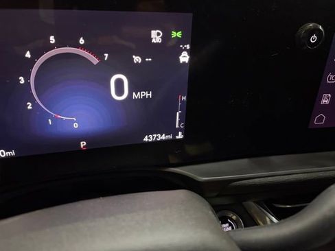 Used 2024 Buick Envista Preferred w/ Convenience I Package image 38