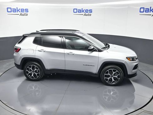 Used 2025 Jeep Compass Limited AWD/4WD image 51