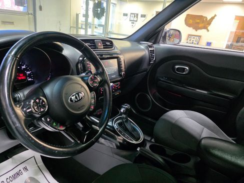Used 2014 Kia Soul ! w/ Sun & Sound Package FWD image 15