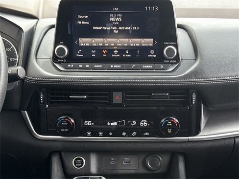 Used 2022 Nissan Rogue SV image 16