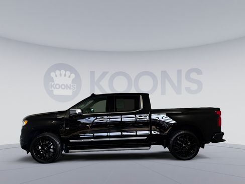 Used 2024 Chevrolet Silverado 1500 High Country AWD/4WD image 2