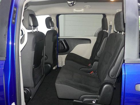 Used 2019 Dodge Grand Caravan SE w/ UConnect Hands-Free Group FWD image 23