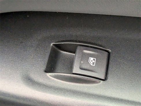 Used 2019 Chevrolet Colorado Z71 w/ Z71 Midnight Edition image 33