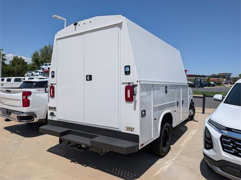 New 2024 Chevrolet Express 3500 w/ Power Convenience Package image 7