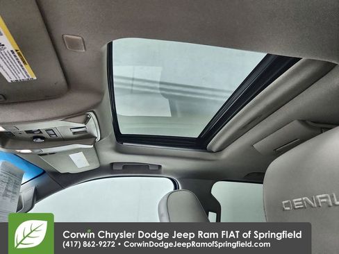 Used 2019 GMC Yukon XL Denali w/ Open Road Package image 31